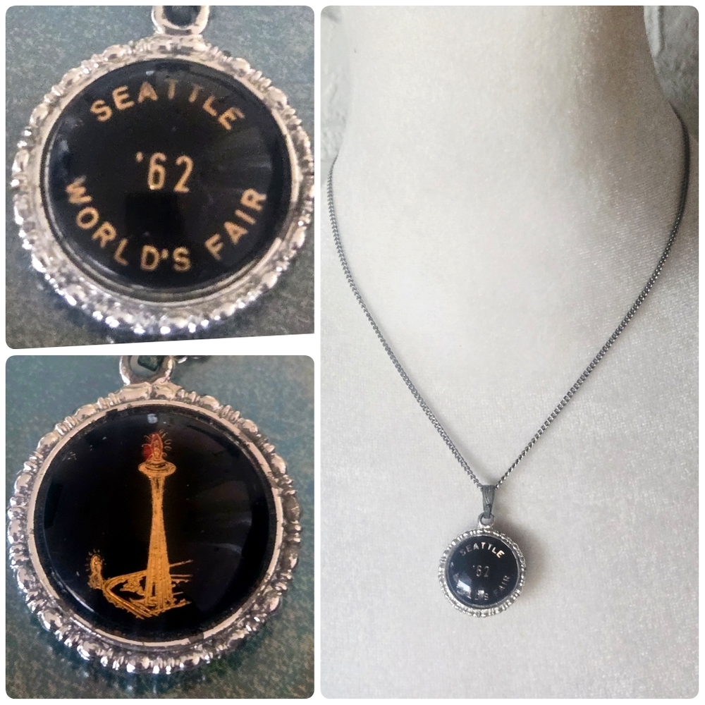 Vtg 1962 Seattle World's Fair Space Needle Pendant Necklace